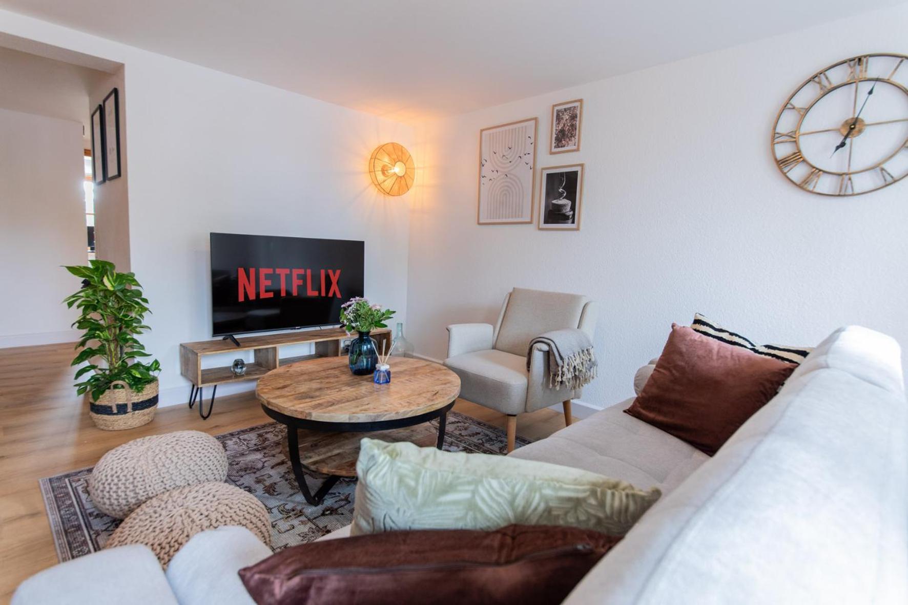 Cozy I Hochwertig Eingerichtet Netflix Parkplatz Nespresso Apartment Longkamp ภายนอก รูปภาพ